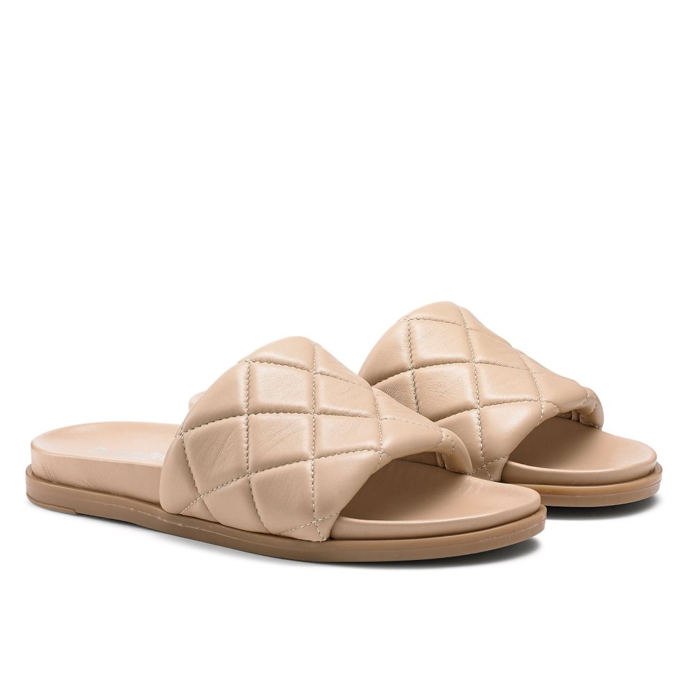 Russell & Bromley Quilted Badtofflor Dam Beige | EWNMV-2430